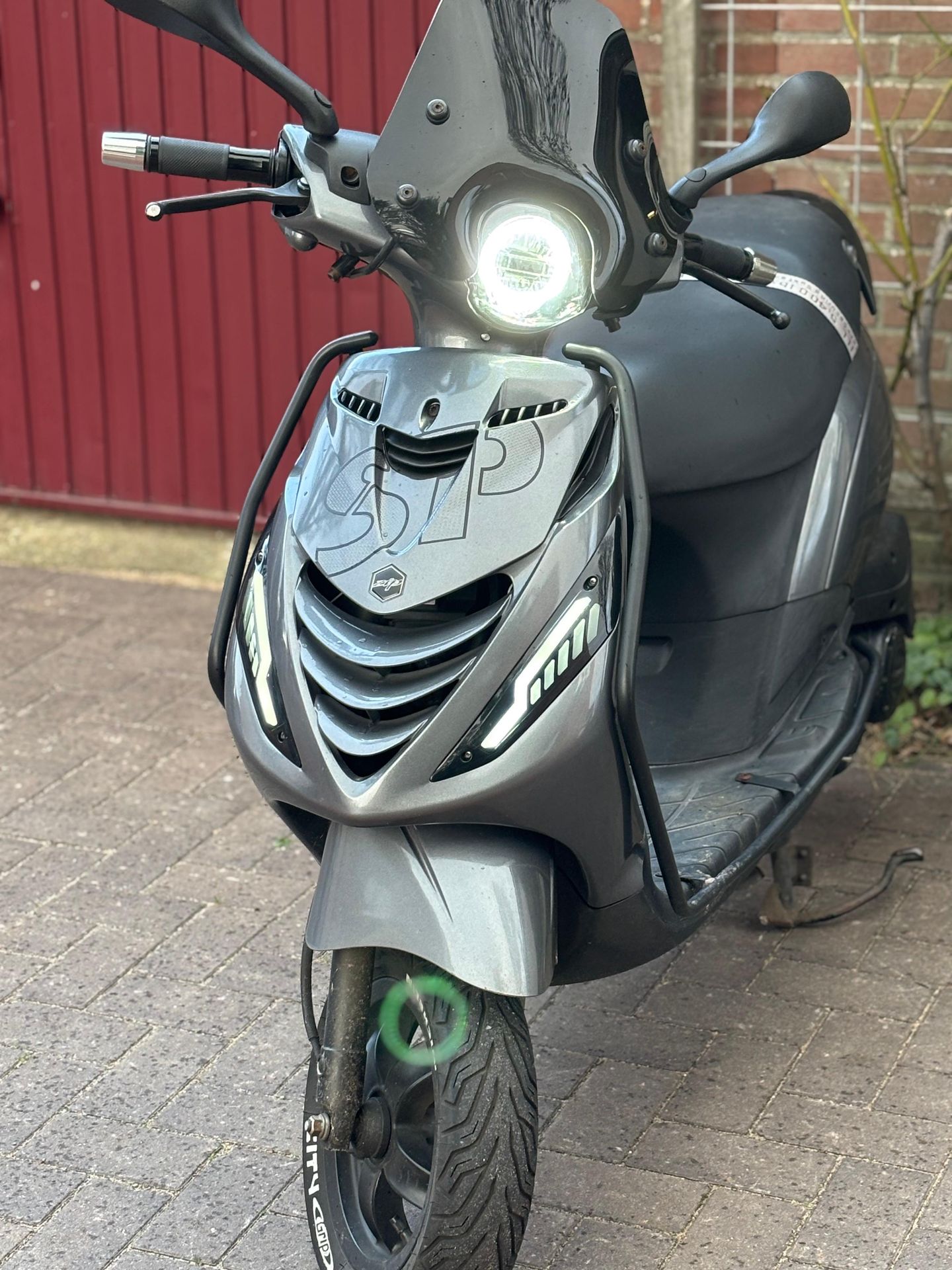 Custom scooter van HyperBikesNL